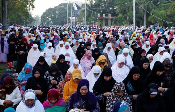 به‌ وێنه‌.. موسڵمانانى جيهان جه‌ژن پيرۆز ده‌كه‌ن